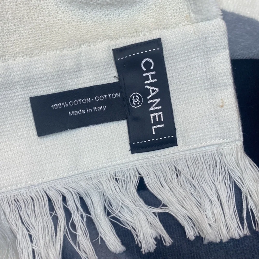 NWOT Chanel large beach towel